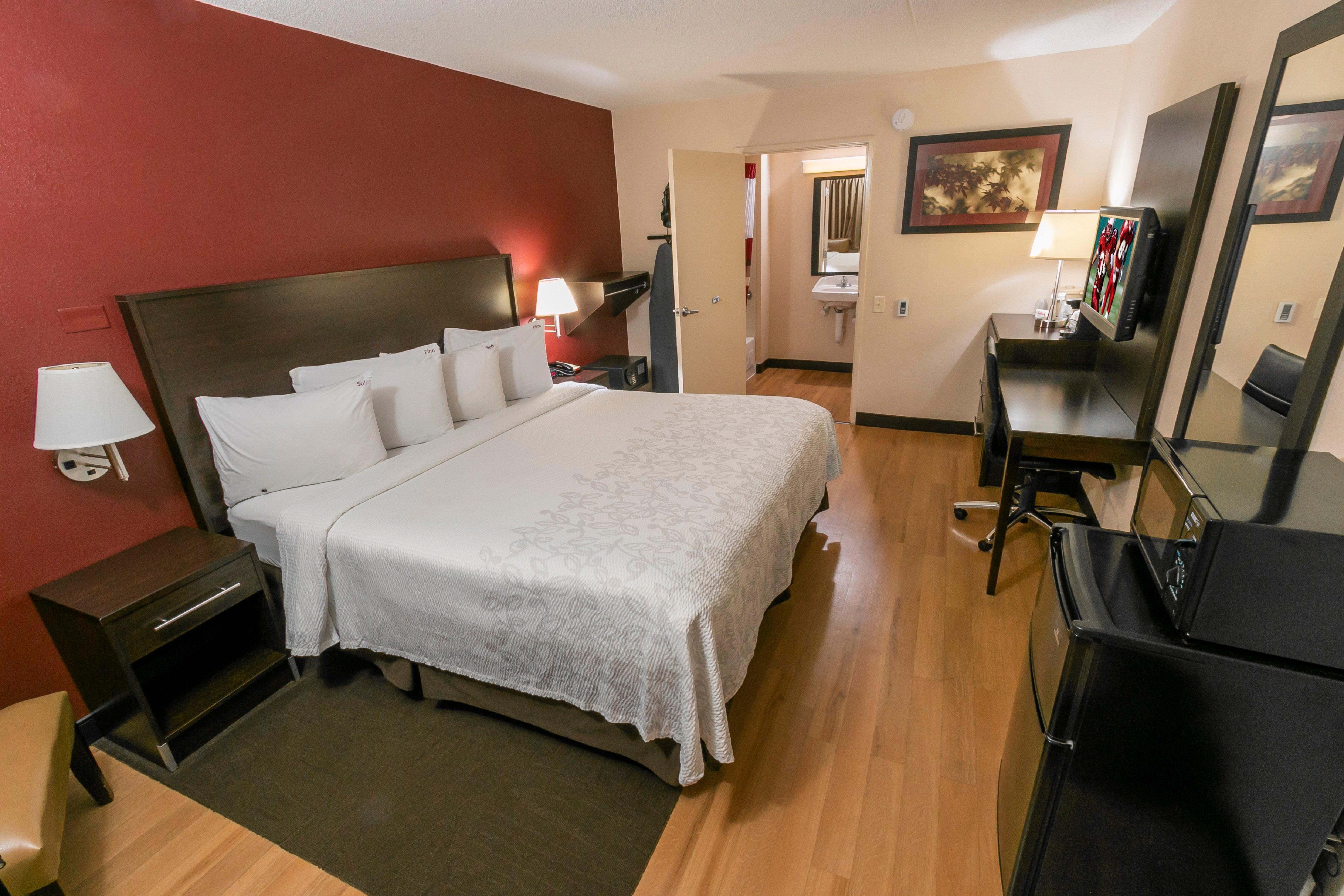 Red Roof Inn Plus+ Chicago - Уиллоубрук Экстерьер фото