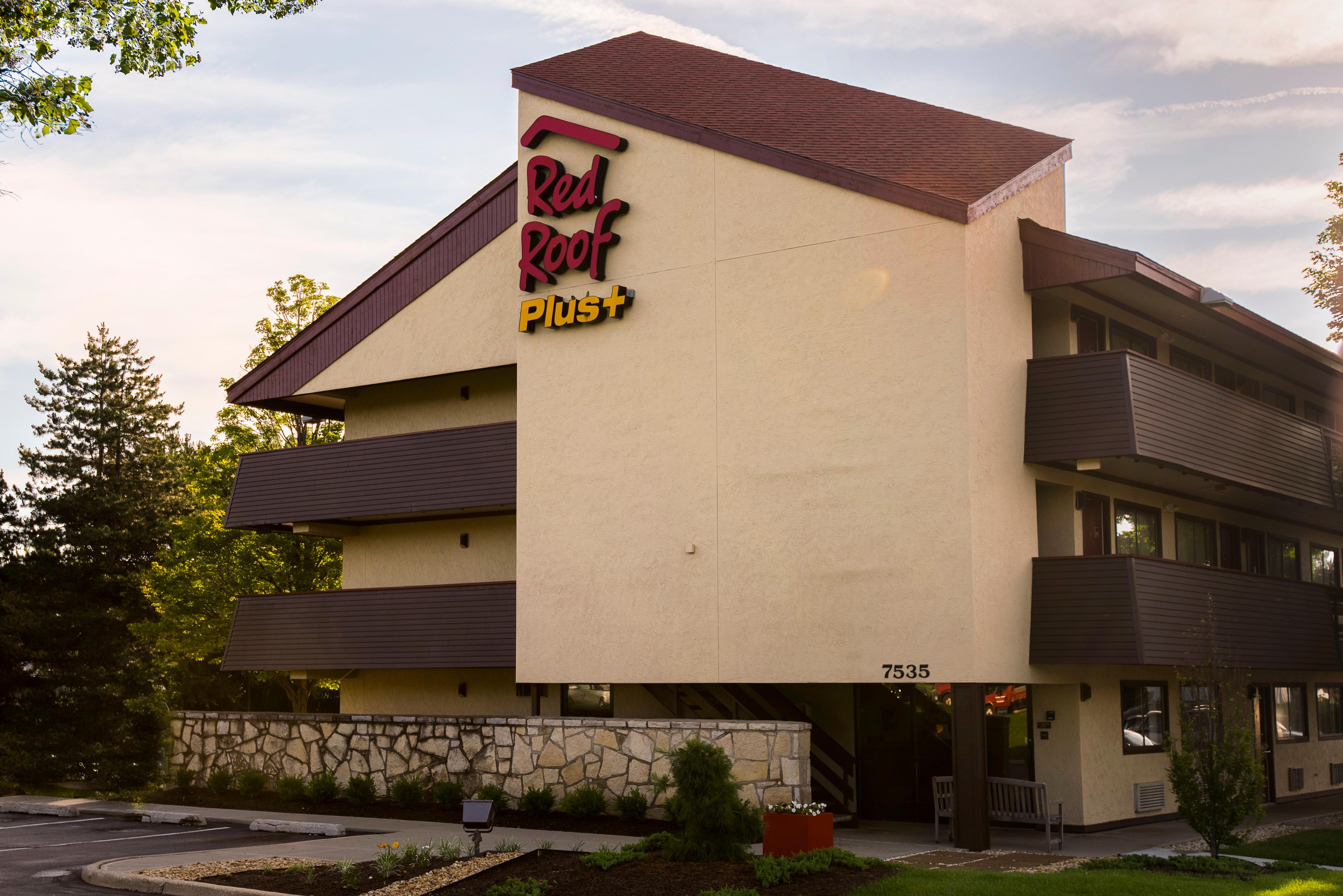 Red Roof Inn Plus+ Chicago - Уиллоубрук Экстерьер фото