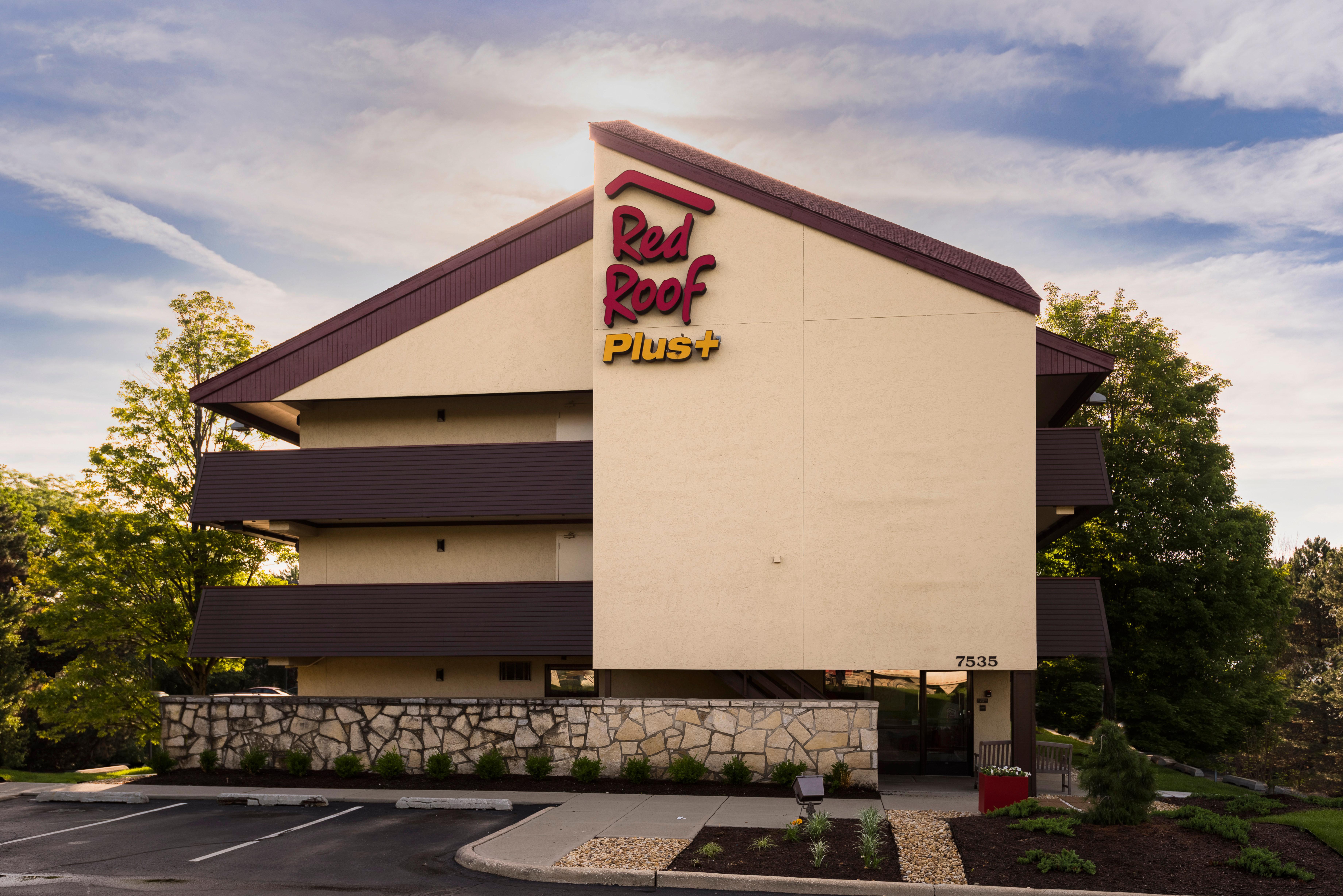 Red Roof Inn Plus+ Chicago - Уиллоубрук Экстерьер фото